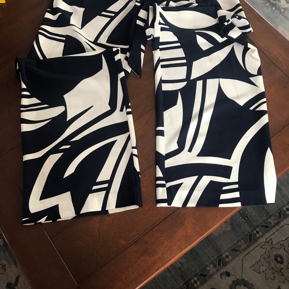 Chico's Black and White Abstract‎ Pants Size 0 - Picture 2 of 9